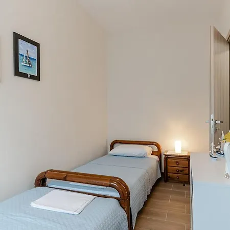 Ninemia Apollon House * 阿波罗